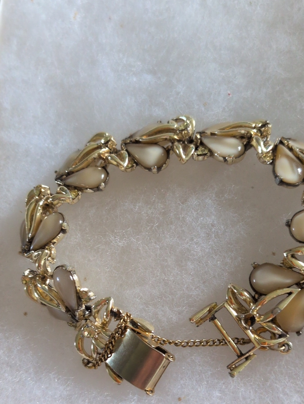Vintage Gold and Cream Teardrop Link Bracelet